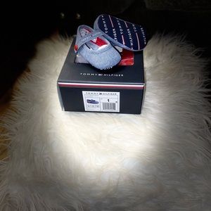 Tommy hilfiger soft bottom baby shoes